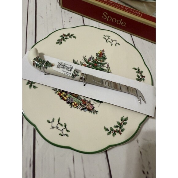 Spode Christmas Tree Appetizer Plate With Knife And Napkins New In Box 9” - Picture 6 of 13